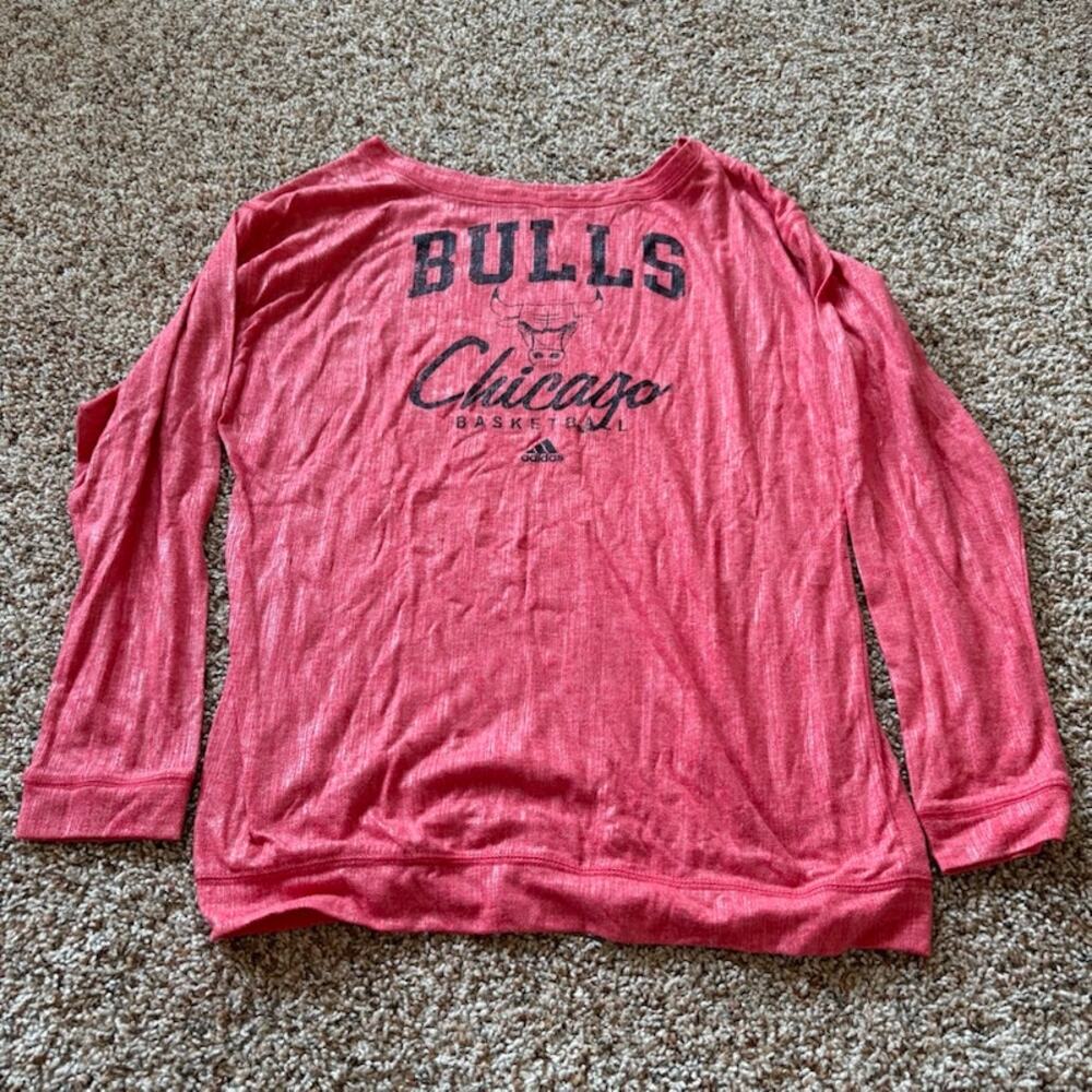 Adidas Chicago Bulls Long Sleeve Womens Tshirt sz S Red NBA